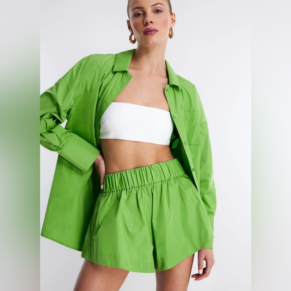 BCBG Serena High-Waisted Short NWT Green